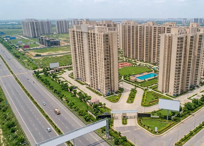 4 BHK Property in Yamuna Expressway