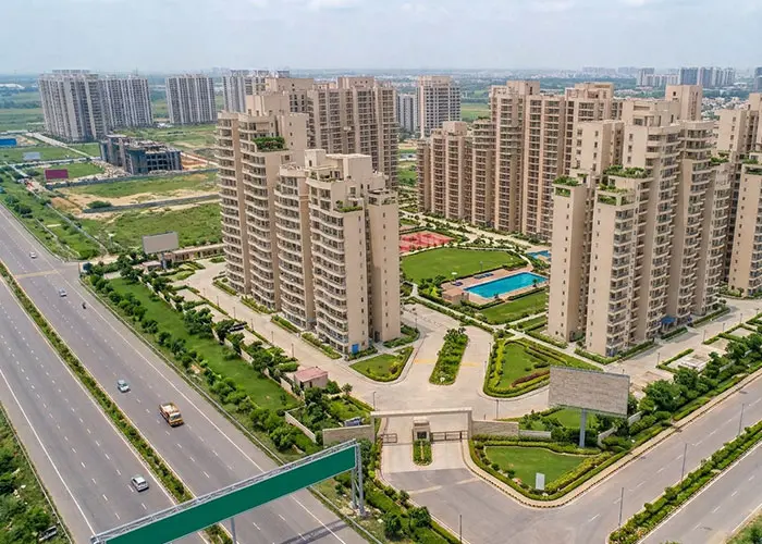 5 BHK Property in Yamuna Expressway